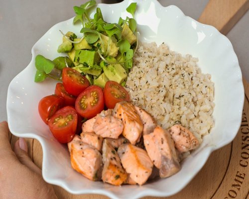 fresh healthy meal plan for active men with seeds and greens